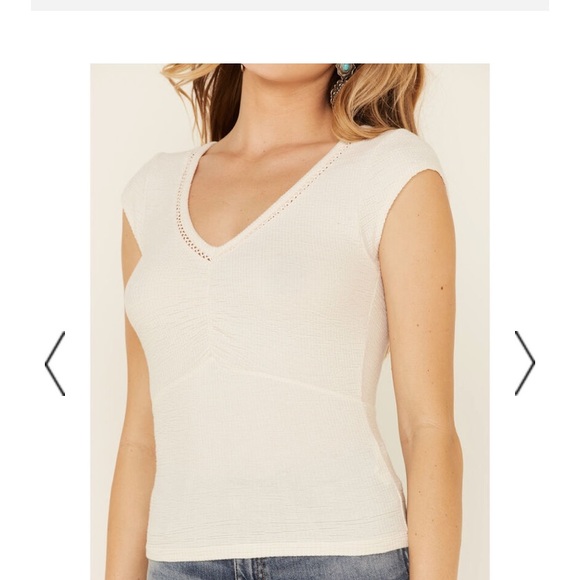 Shyanne Top - Picture 7 of 8